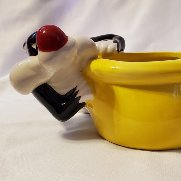 Sylvester & Tweety Bird Planter TM & Warner Brothers - Picture 2 of 8